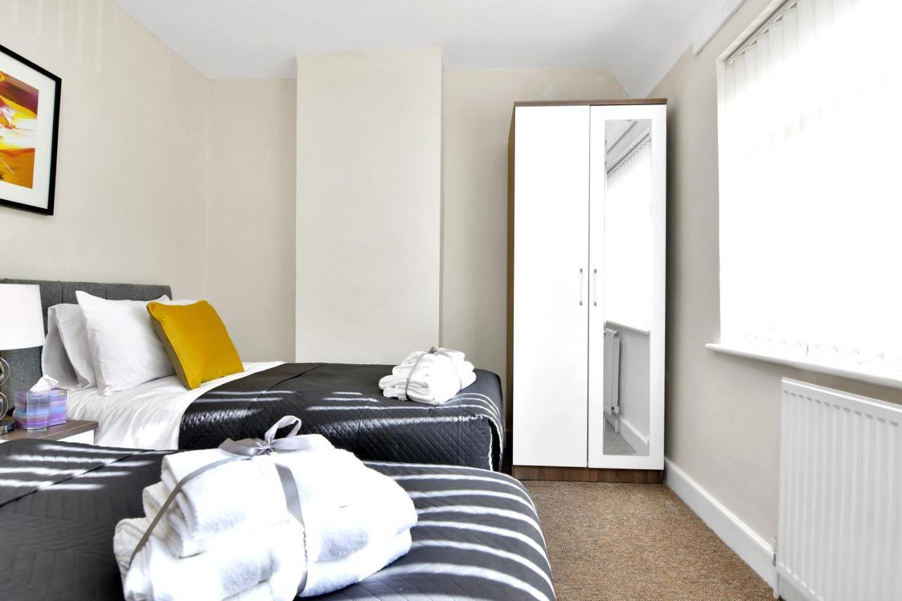 Xclusive Living Stay Near Airport & Nec, The Whitecroft Sheldon  Extérieur photo